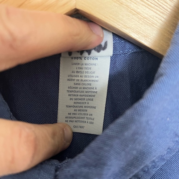 Old Navy size medium Blue Button-down shirt, EUC - Picture 8 of 8